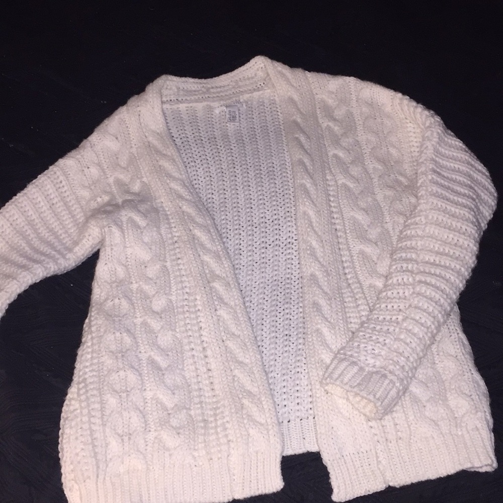 FULL TITLT-TILLYS- sweater cartigan,size small
